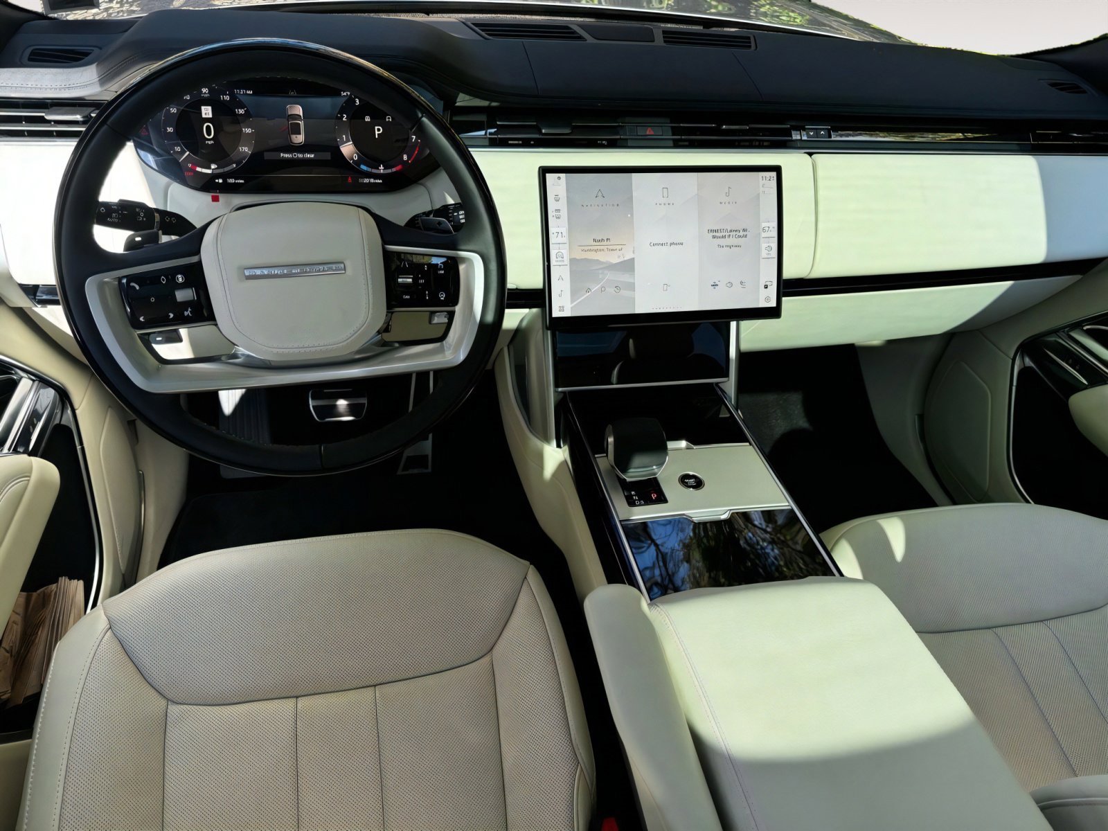 New 2025 Land Rover Range Rover SE image 15