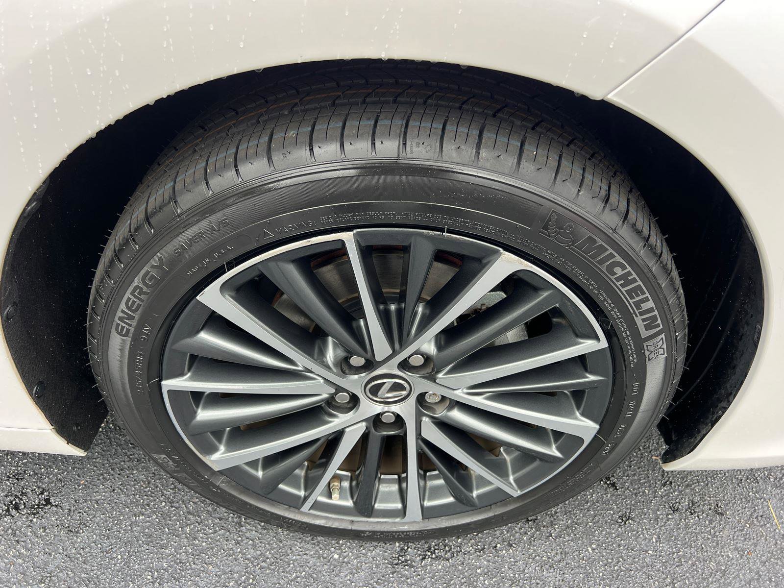 Certified 2023 Lexus ES 350 w/ Premium Package image 13