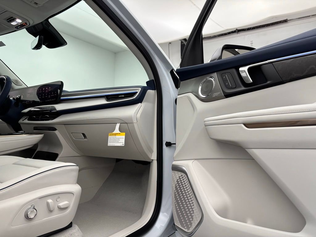 New 2026 Buick Enclave Avenir image 38