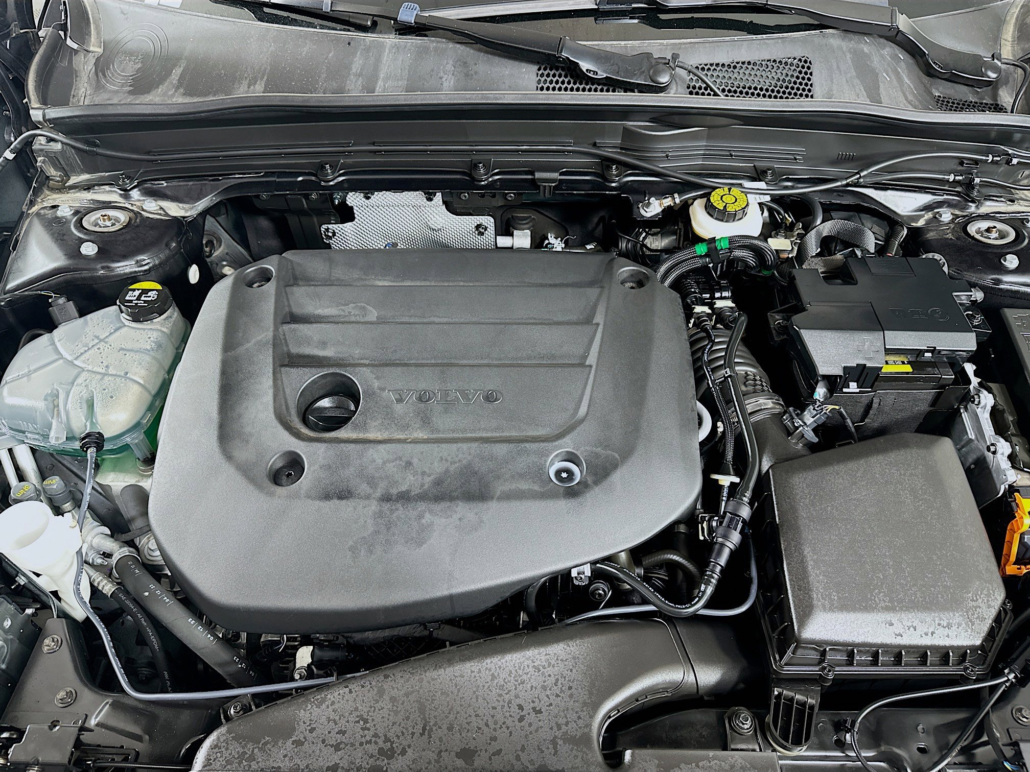 Used 2025 Volvo XC40 B5 Plus image 35