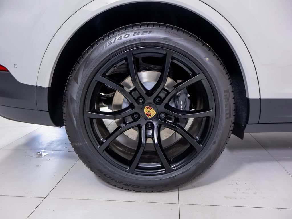 New 2026 Porsche Cayenne Coupe AWD/4WD image 20