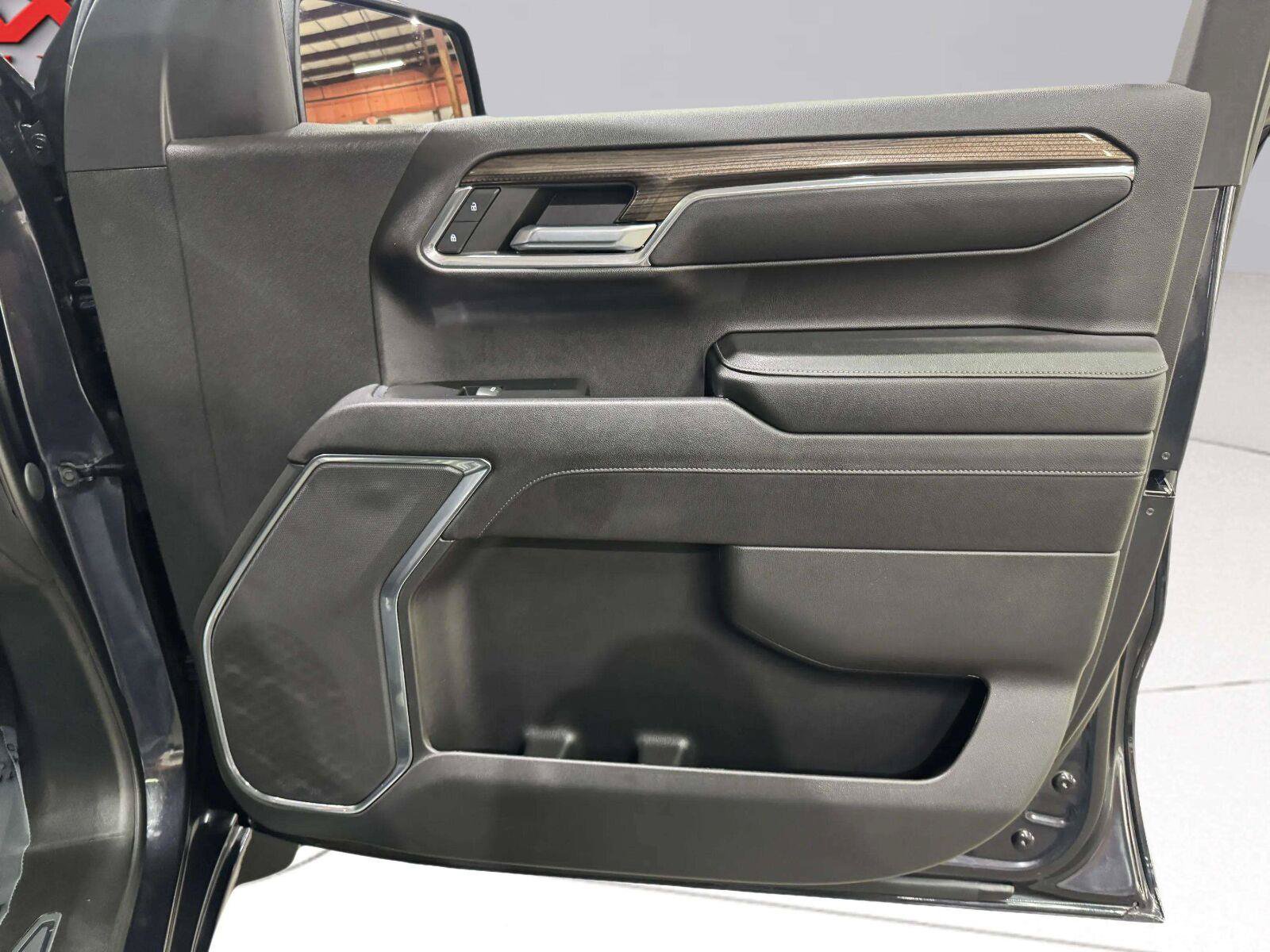 Used 2023 Chevrolet Silverado 1500 LT AWD/4WD image 39