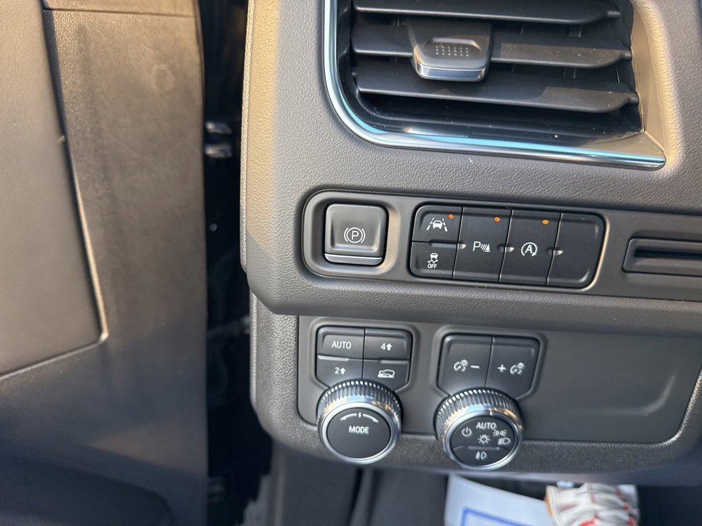 Used 2023 GMC Yukon SLT image 15