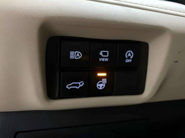 Used 2024 Toyota Highlander Limited AWD/4WD image 28