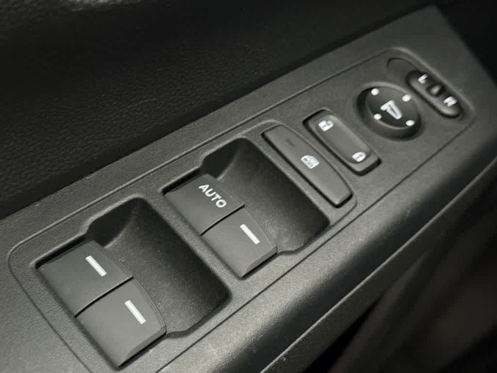 Used 2025 Honda CR-V LX image 17