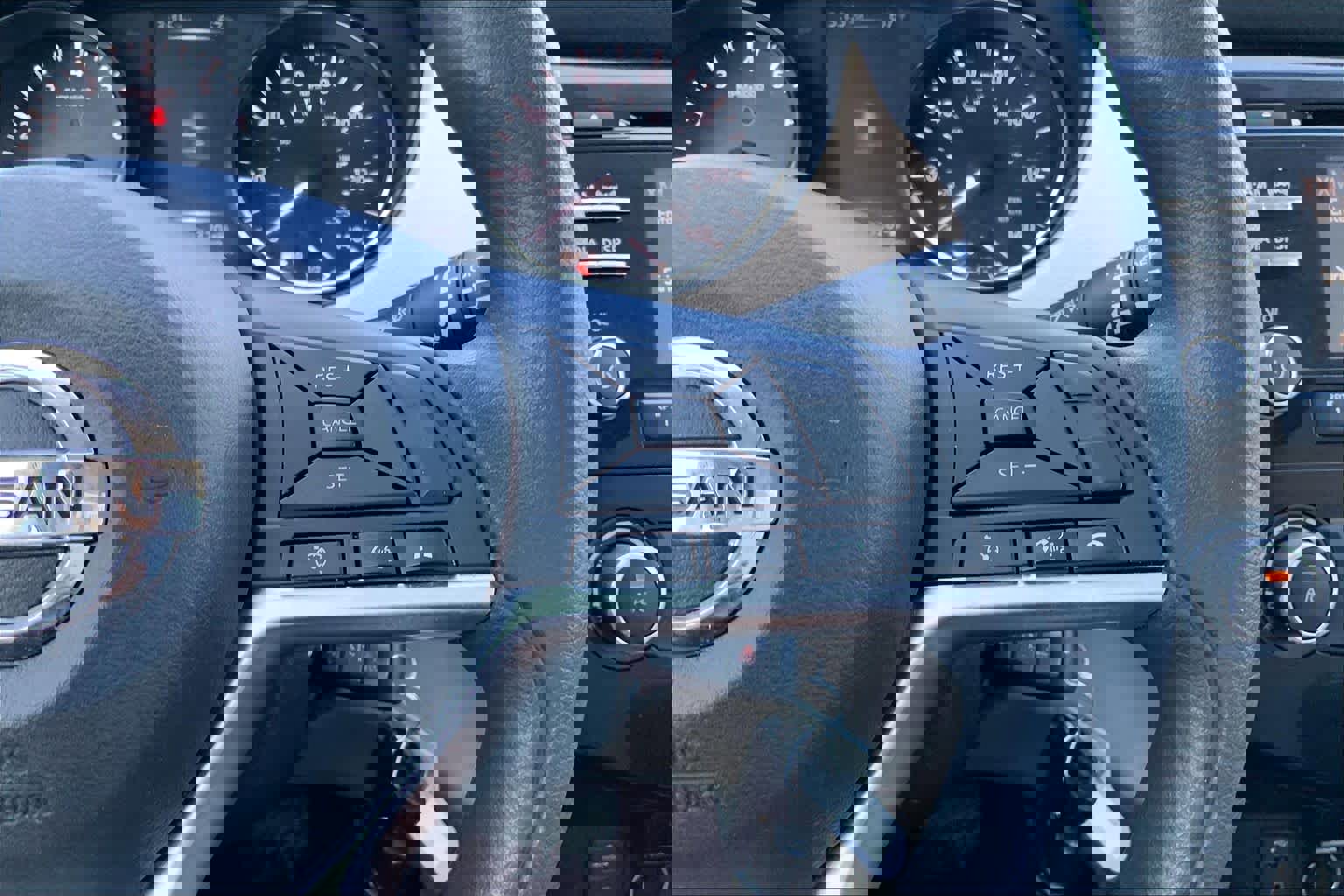 Used 2017 Nissan Rogue S FWD image 25