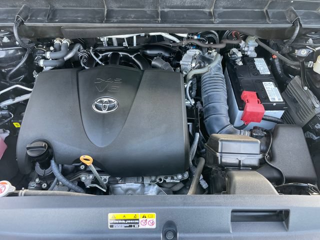 Used 2022 Toyota Highlander XLE AWD/4WD image 31