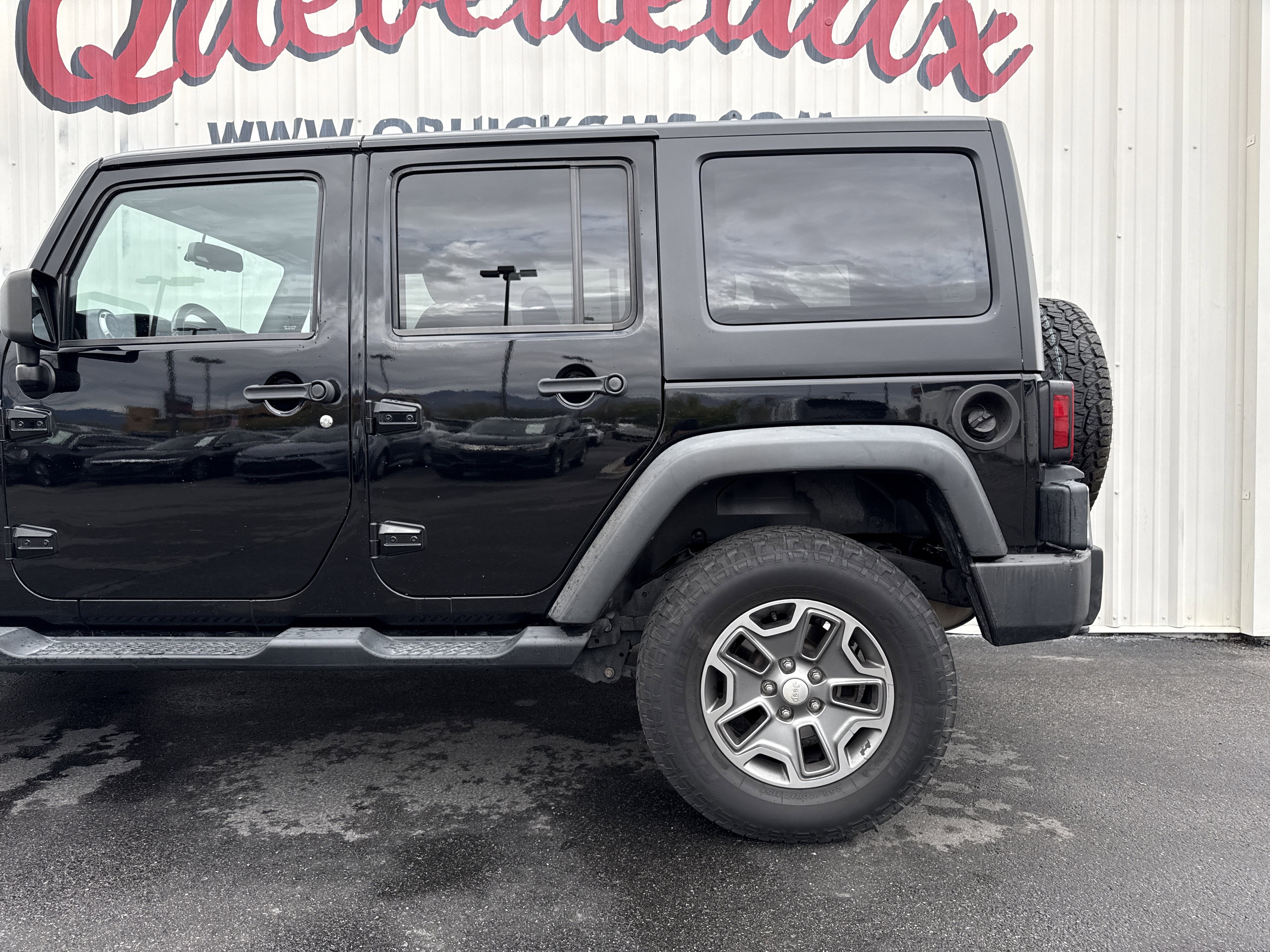 Used 2014 Jeep Wrangler Unlimited Rubicon w/ Connectivity Group image 2