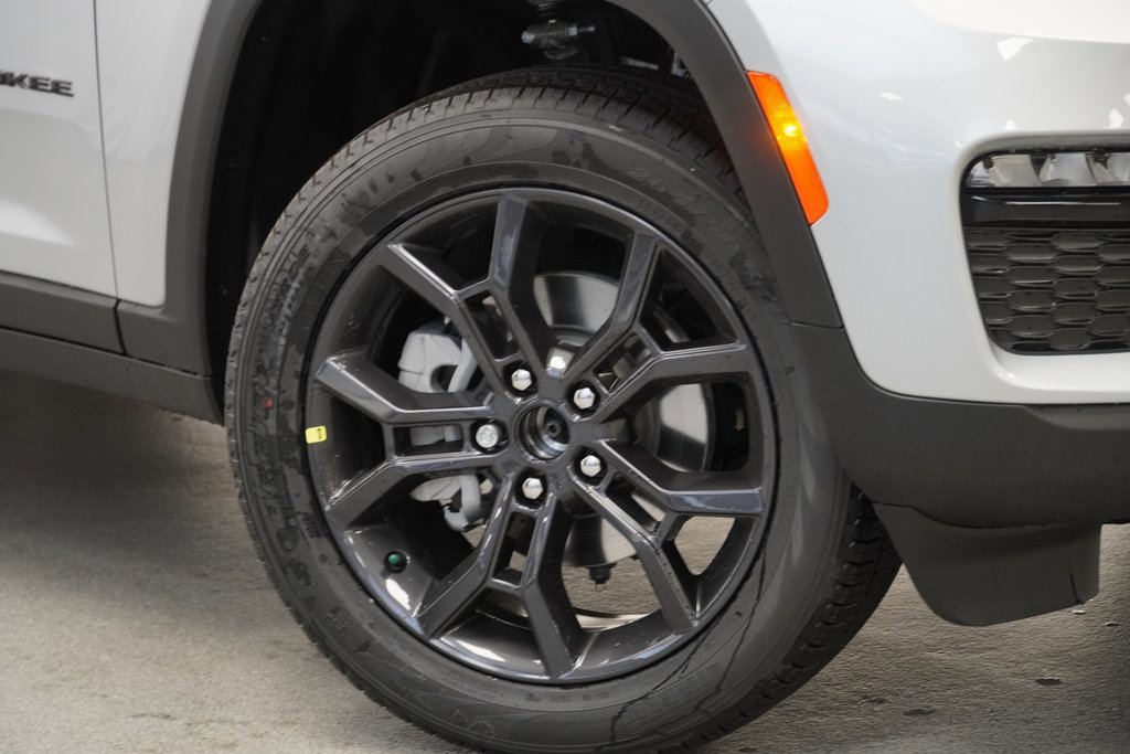 New 2025 Jeep Grand Cherokee Limited image 4