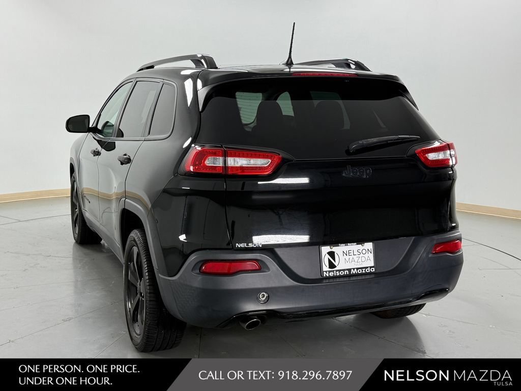Used 2017 Jeep Cherokee Sport FWD image 7
