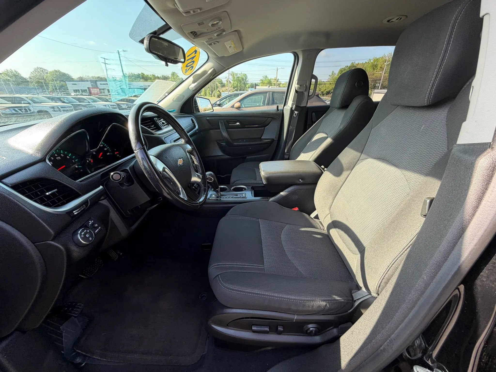 Used 2017 Chevrolet Traverse LT w/ Style and Technology Package FWD image 24