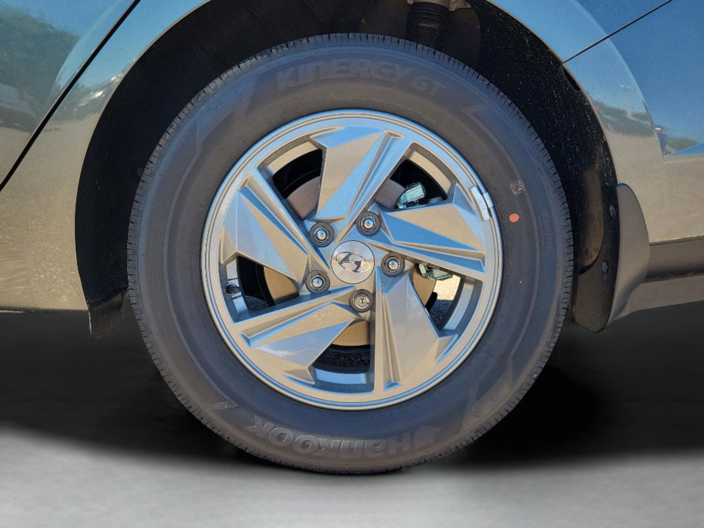 New 2026 Hyundai Elantra SE image 32