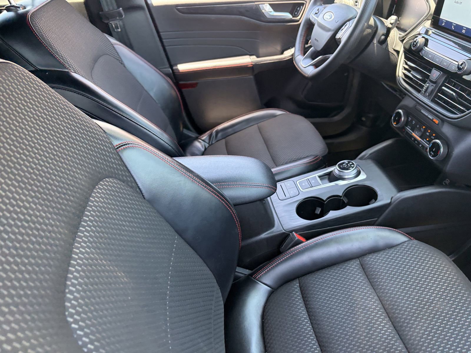 Used 2023 Ford Escape ST-Line Elite w/ Premium Technology Package AWD/4WD image 11