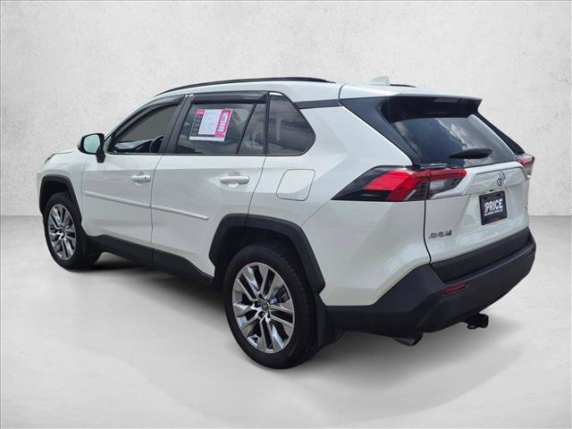 Used 2022 Toyota RAV4 XLE Premium AWD/4WD image 8