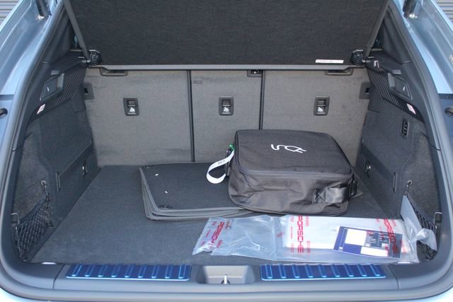 New 2025 Porsche Macan 4S Electric image 12