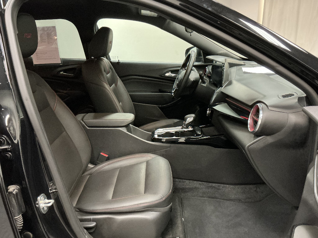 Certified 2024 Chevrolet Trax RS FWD image 31