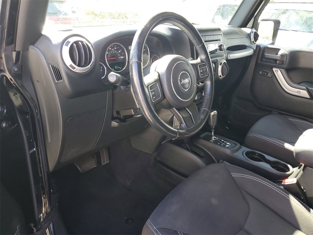 Used 2015 Jeep Wrangler Unlimited Sahara image 23