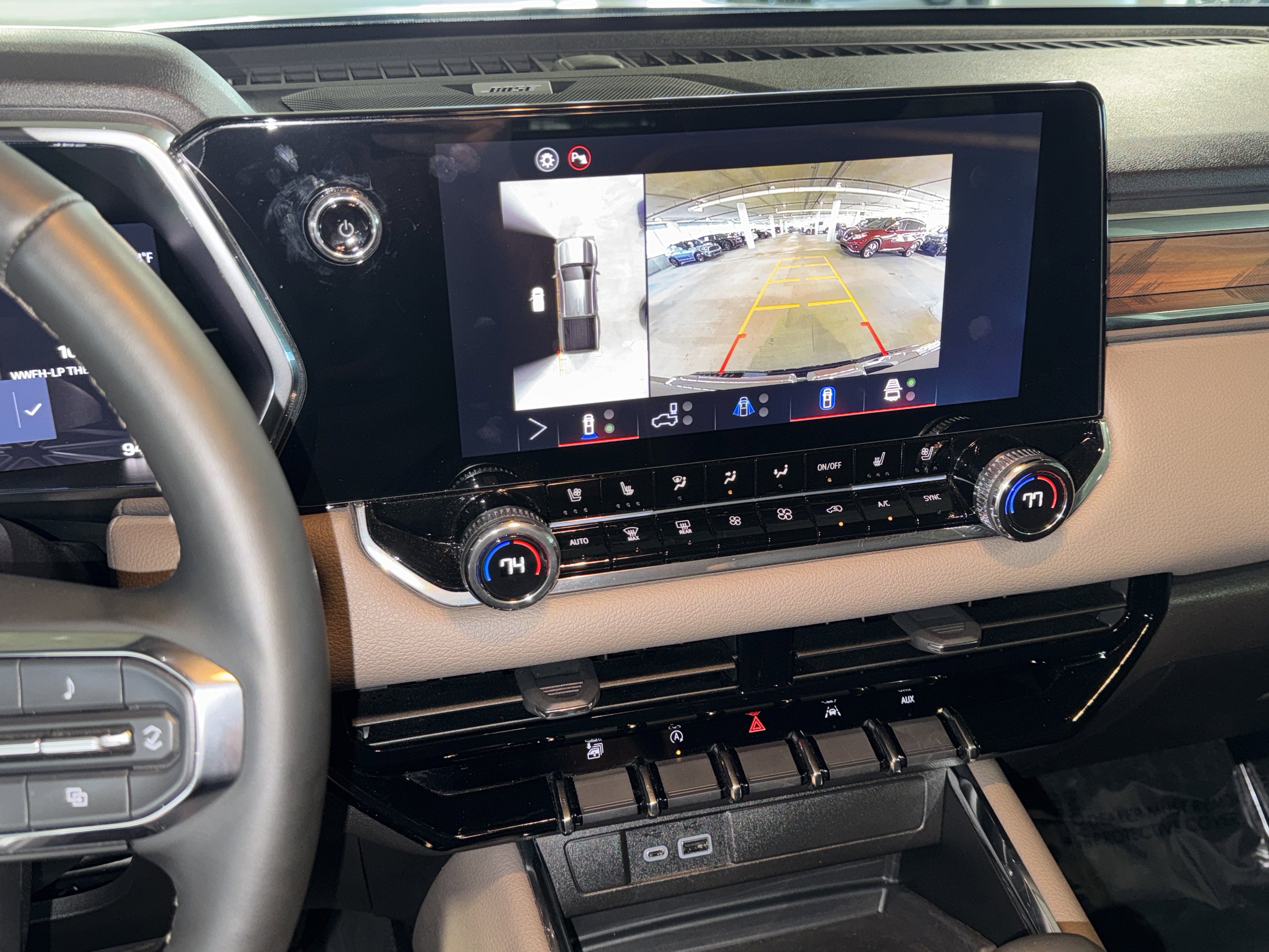 Used 2025 GMC Canyon Denali image 26