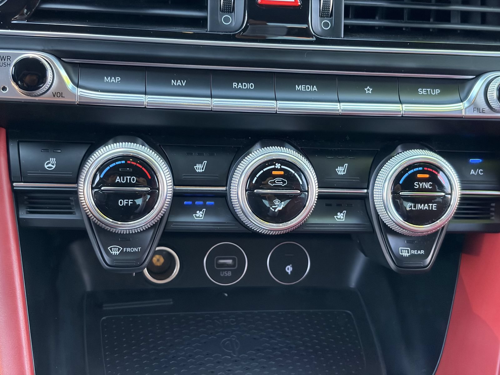 Used 2022 Genesis G70 3.3T Launch Edition RWD image 24