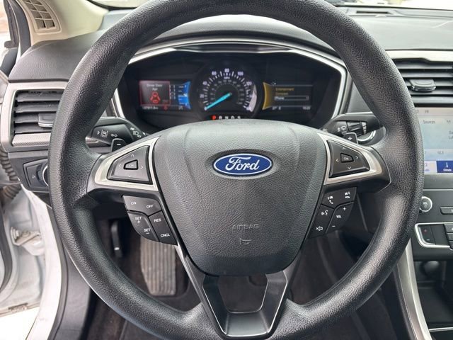 Used 2019 Ford Fusion SE image 15