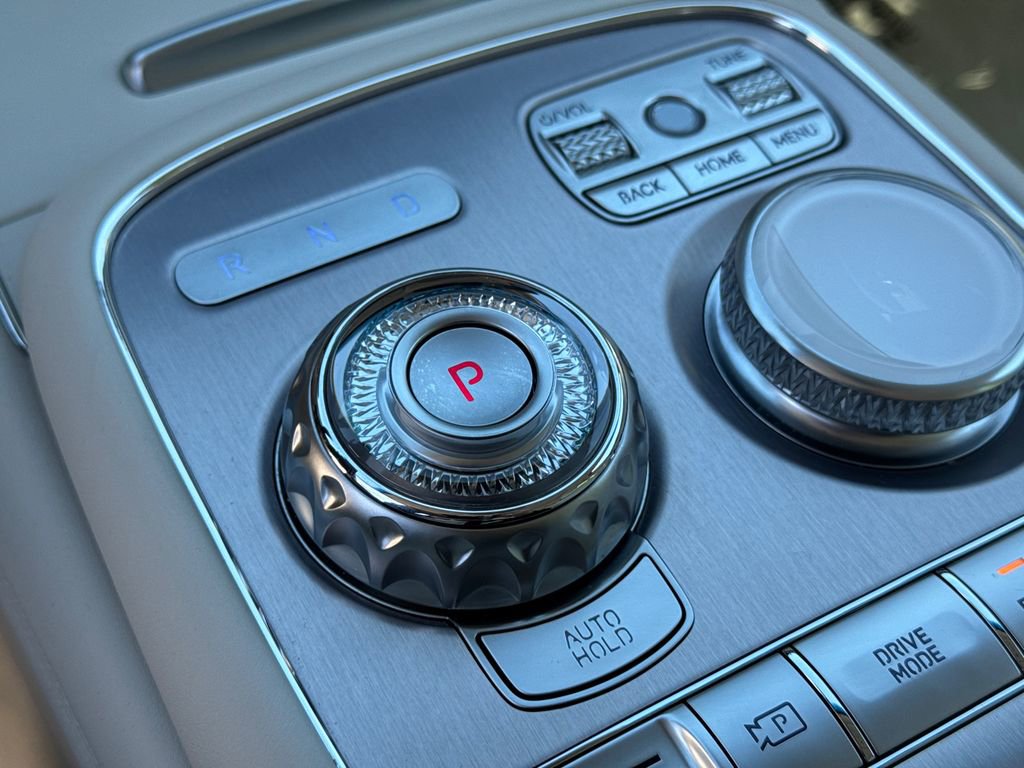 Used 2025 Genesis G90 3.5T image 33