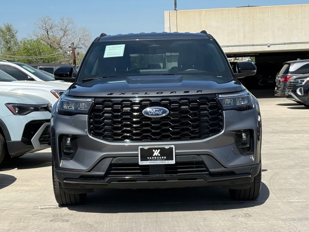 Used 2025 Ford Explorer ST-Line w/ ST-Line Street Pack image 6
