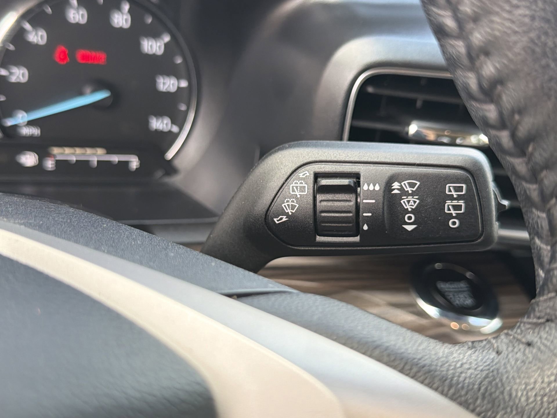 Certified 2023 Ford Explorer Limited image 13