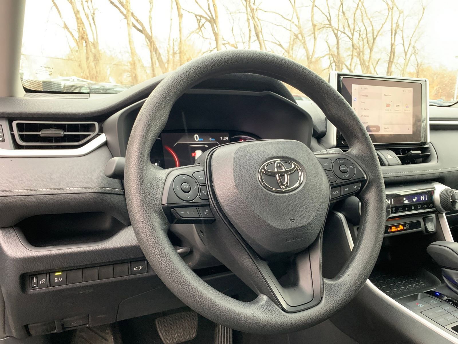 Used 2025 Toyota RAV4 XLE image 34