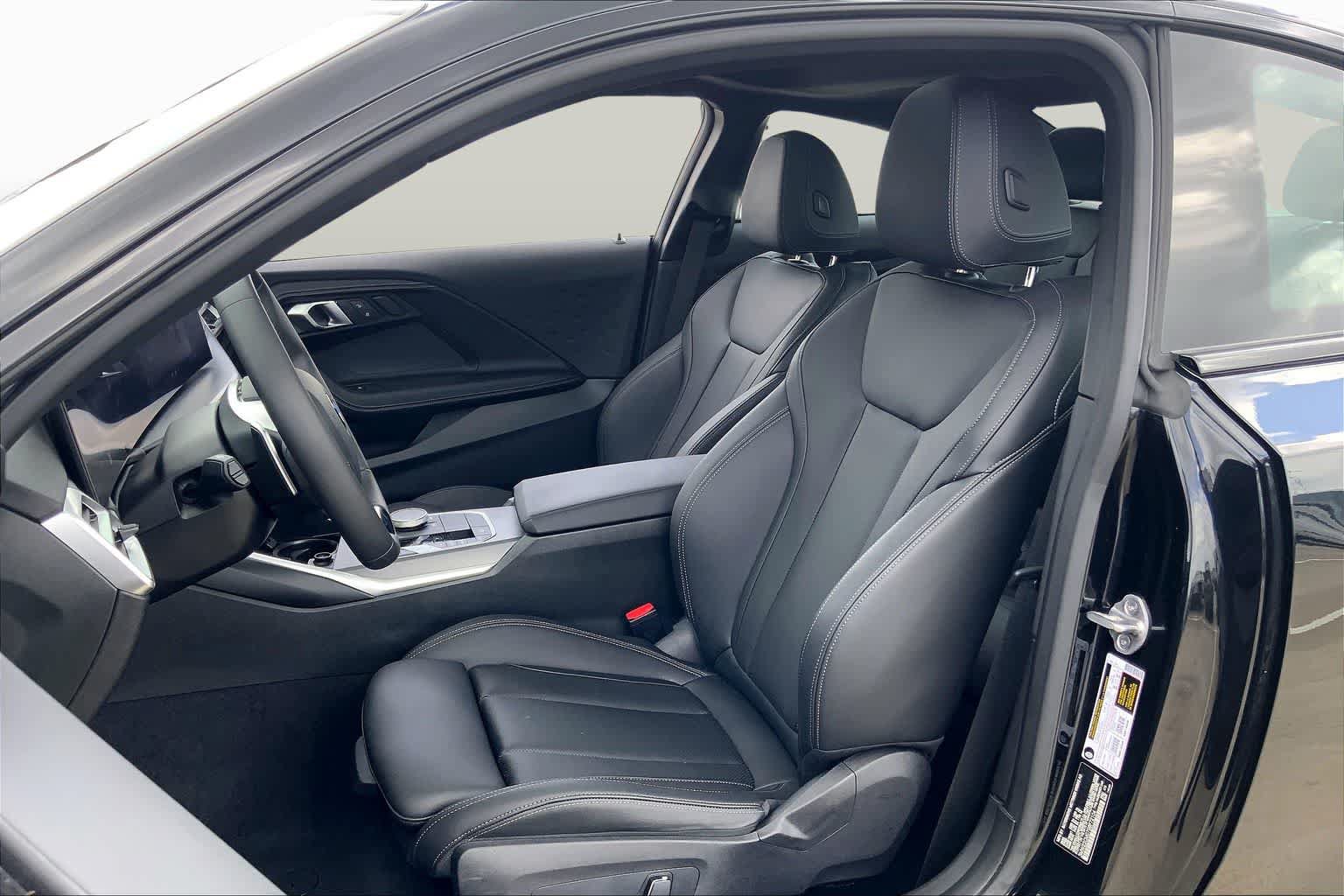 Used 2025 BMW 230i Coupe RWD image 6