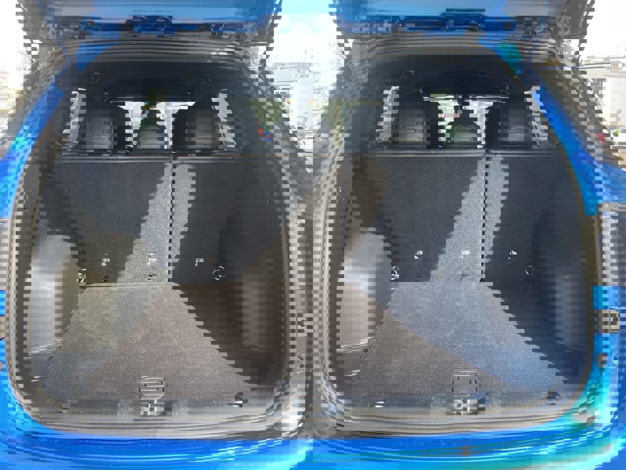 Used 2025 Jeep Compass Latitude AWD/4WD image 14