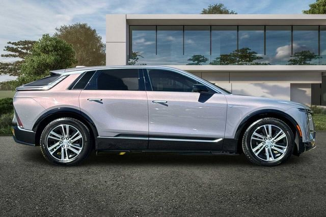 Certified 2024 Cadillac Lyriq Luxury image 3
