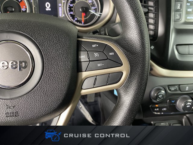 Used 2018 Jeep Cherokee Latitude w/ Safety Group AWD/4WD image 24