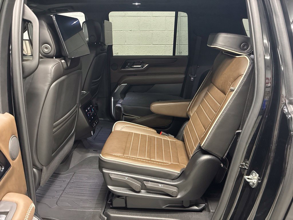 Used 2026 GMC Yukon XL Denali Ultimate w/ LPO, Floor Liner Package AWD/4WD image 40
