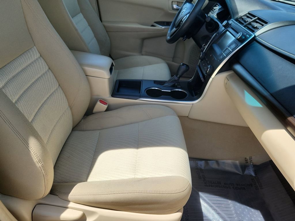 Used 2016 Toyota Camry LE FWD image 16