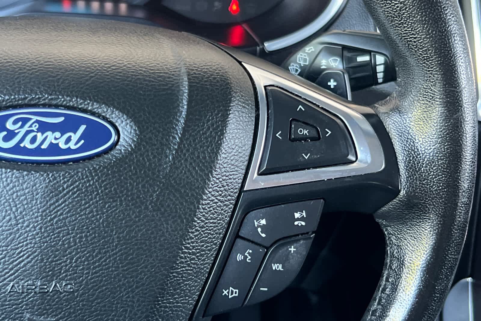 Used 2018 Ford Edge Titanium FWD image 27