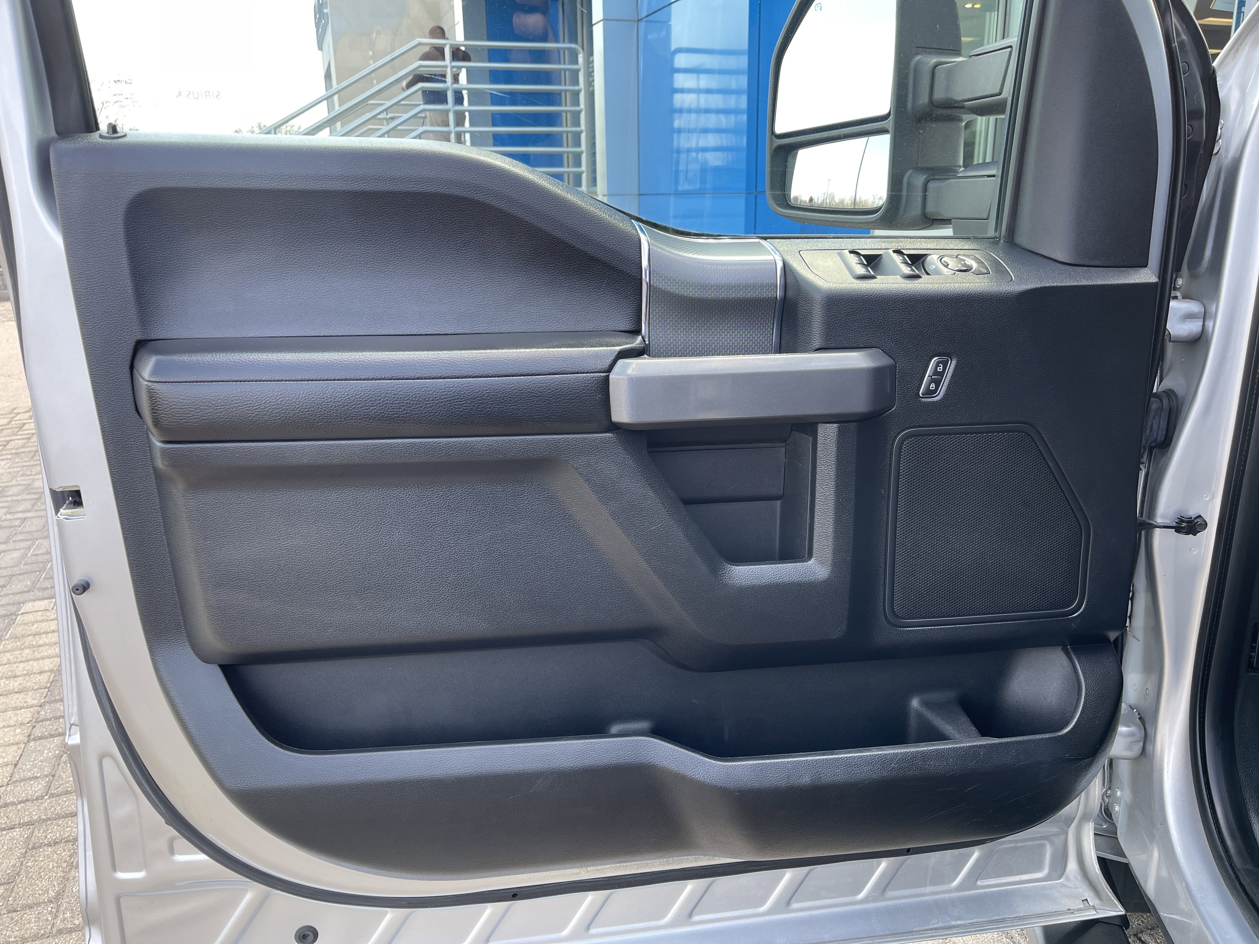 Used 2015 Ford F150 XLT w/ Equipment Group 302A Luxury image 15