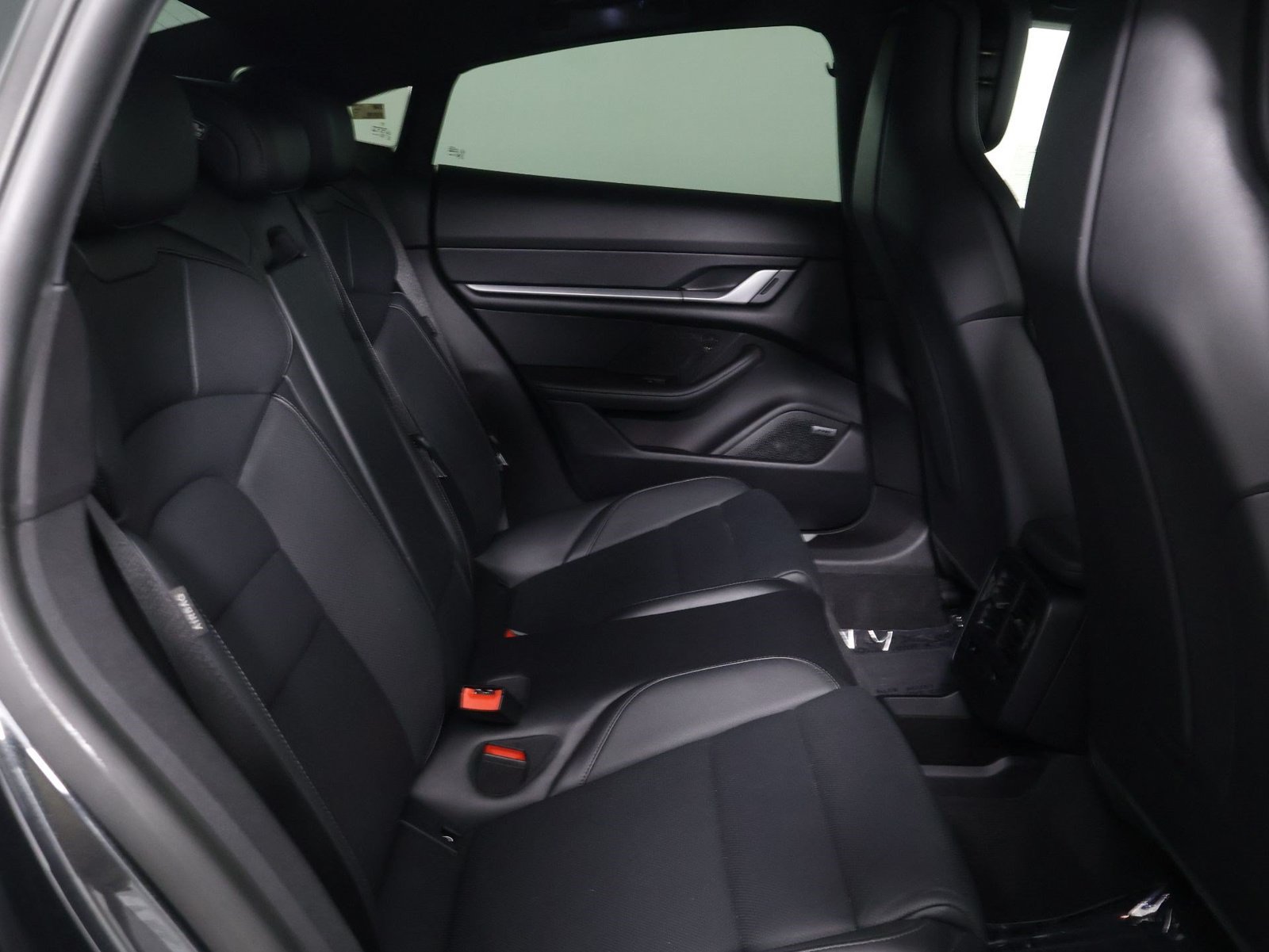 Certified 2025 Porsche Taycan RWD image 31