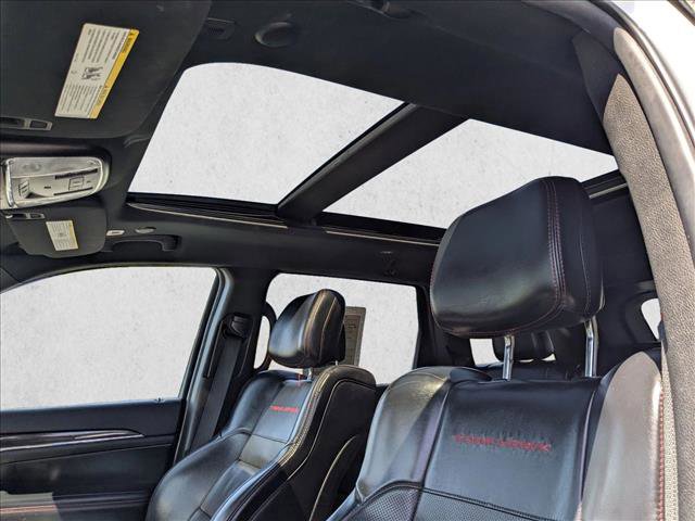 Used 2019 Jeep Grand Cherokee Trailhawk w/ Trailhawk Luxury Group AWD/4WD image 16