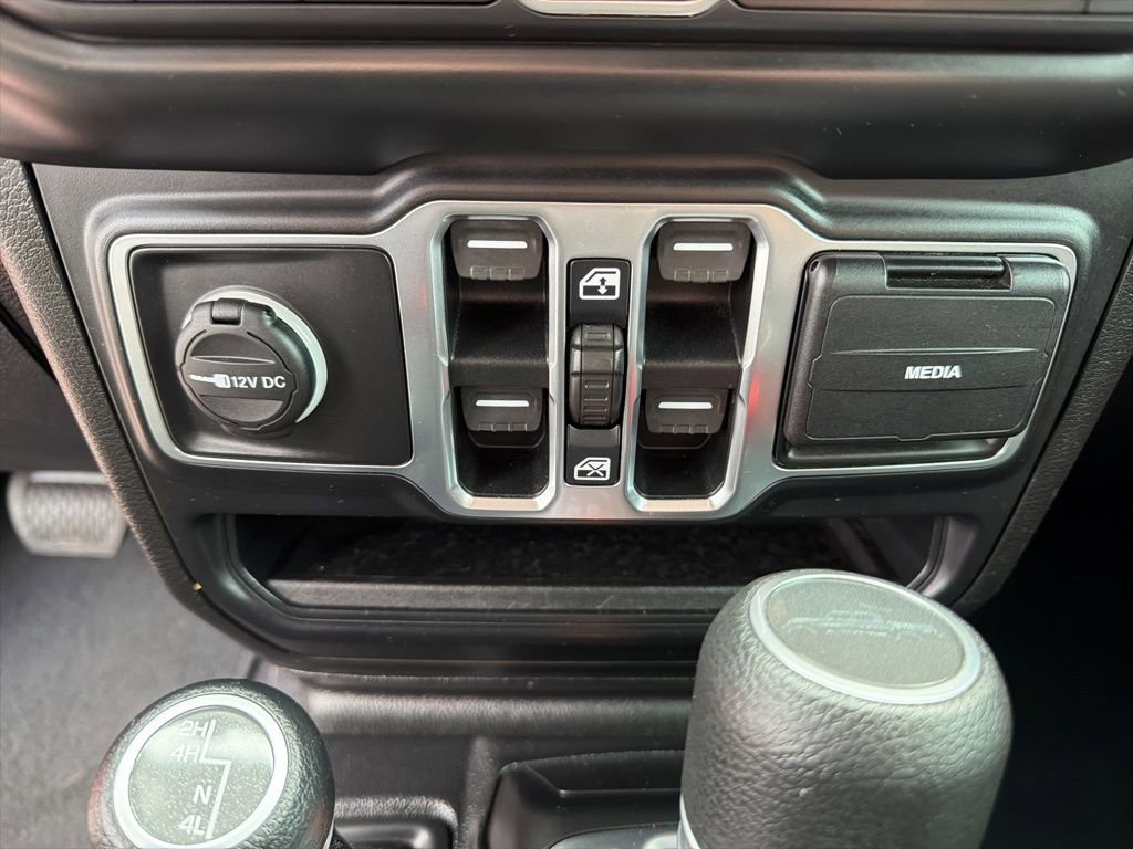 Used 2020 Jeep Gladiator Sport w/ Quick Order Package 24S AWD/4WD image 34