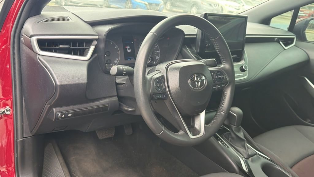 Used 2025 Toyota Corolla SE image 12