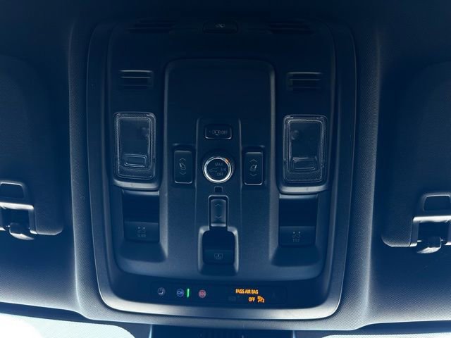 New 2025 GMC Yukon XL AT4 w/ AT4 Premium Plus Package AWD/4WD image 28