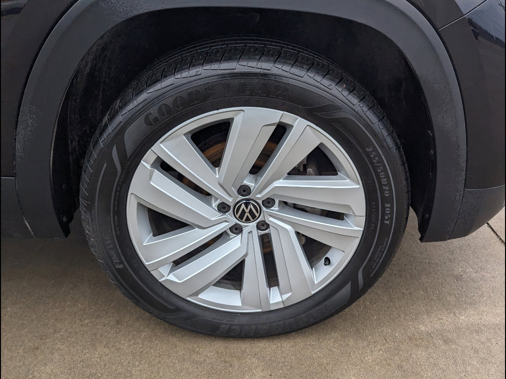 Used 2023 Volkswagen Atlas Cross Sport SE image 16