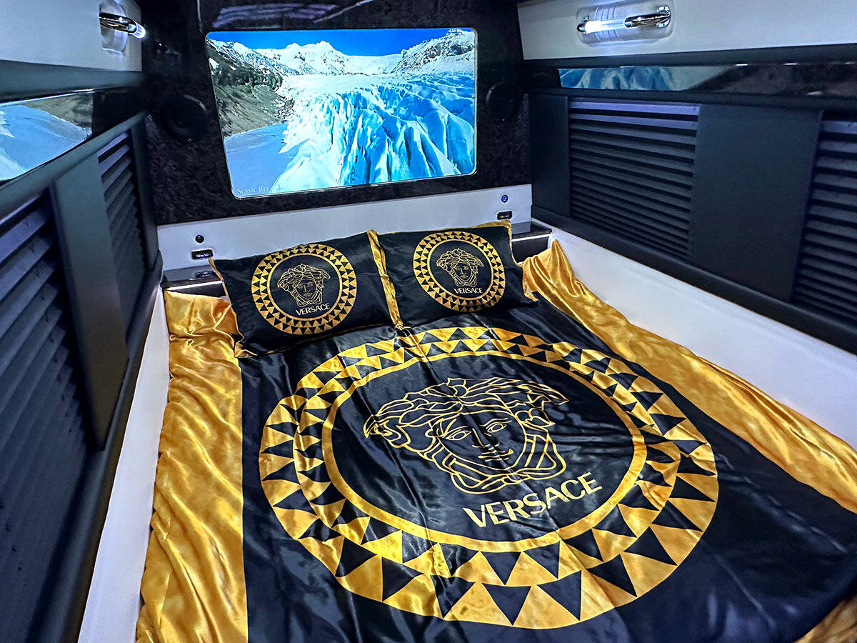 Used 2024 Mercedes-Benz Sprinter 3500 image 5