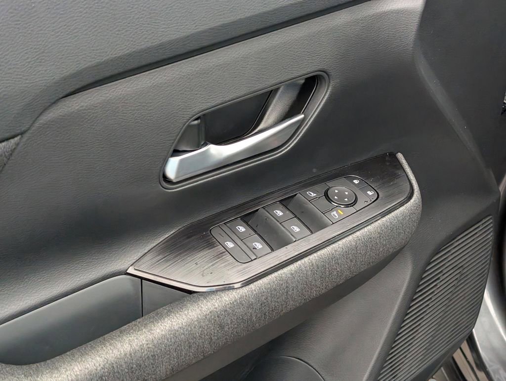 New 2026 Nissan Kicks SV image 16