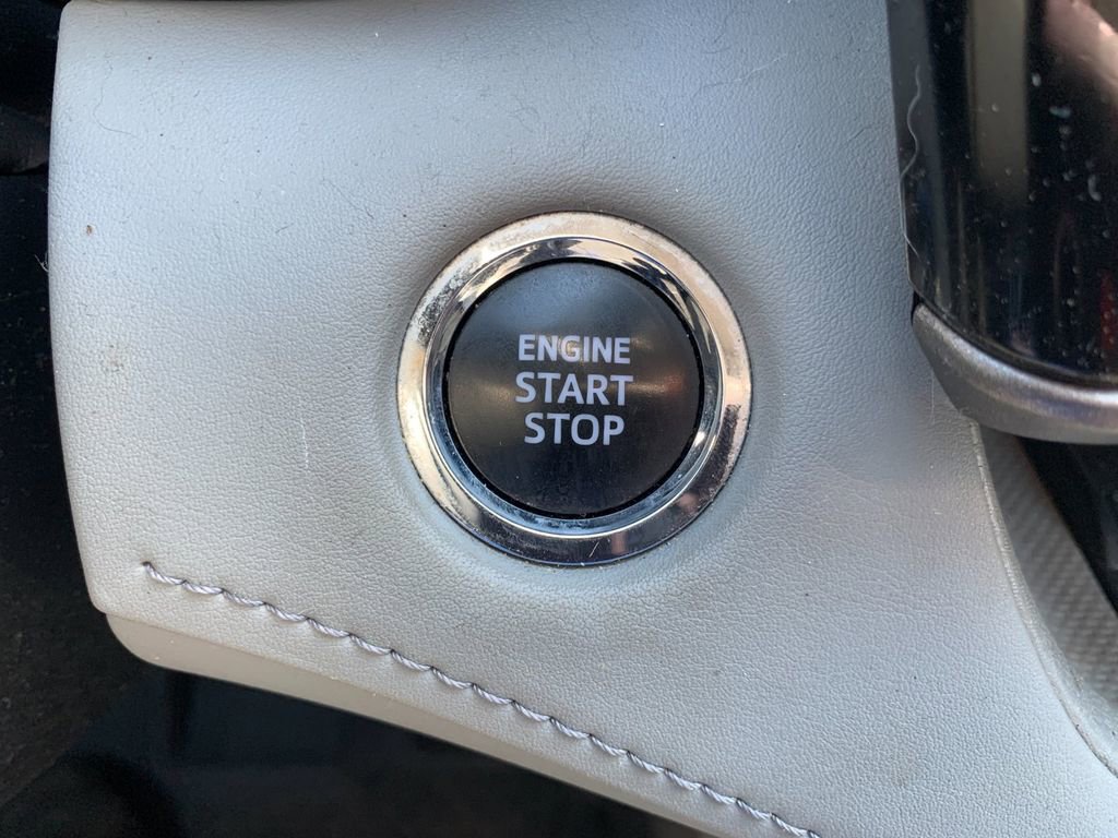 Used 2023 Toyota Highlander XLE FWD image 28