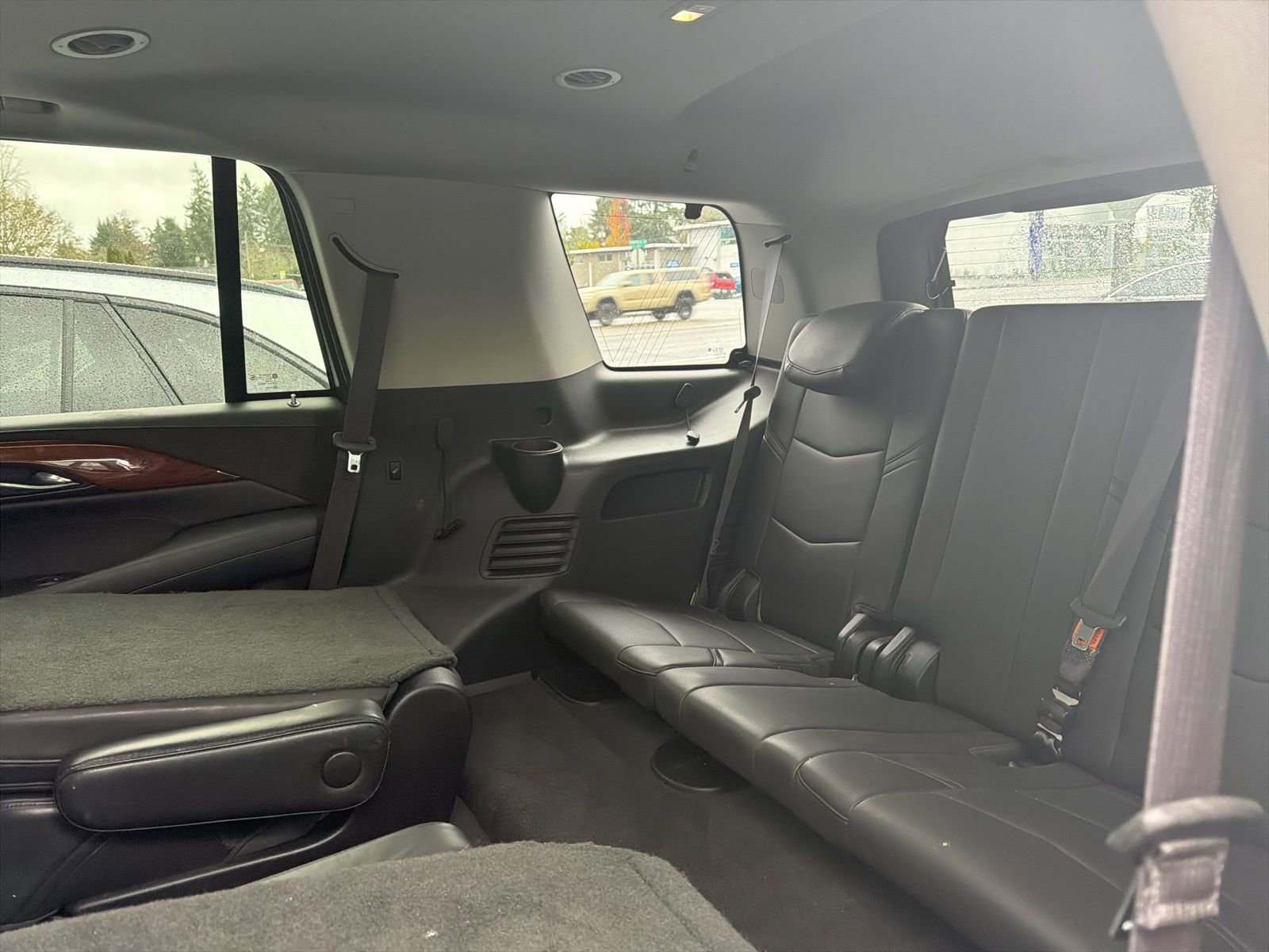 Used 2015 Cadillac Escalade Luxury image 10