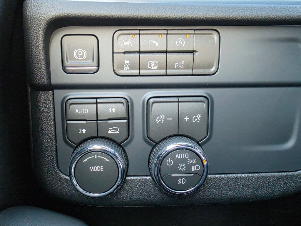 New 2026 Chevrolet Suburban LT w/ Comfort Package AWD/4WD image 11