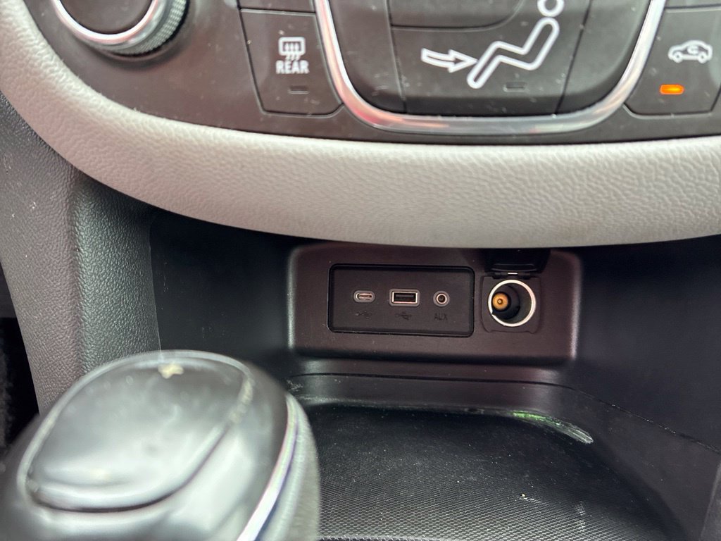 Used 2019 Chevrolet Equinox LS AWD/4WD image 23