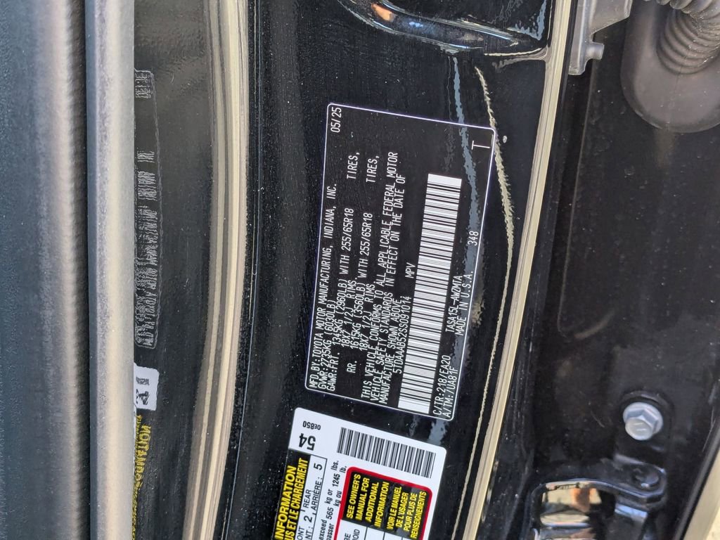 Used 2025 Toyota Grand Highlander AWD image 40