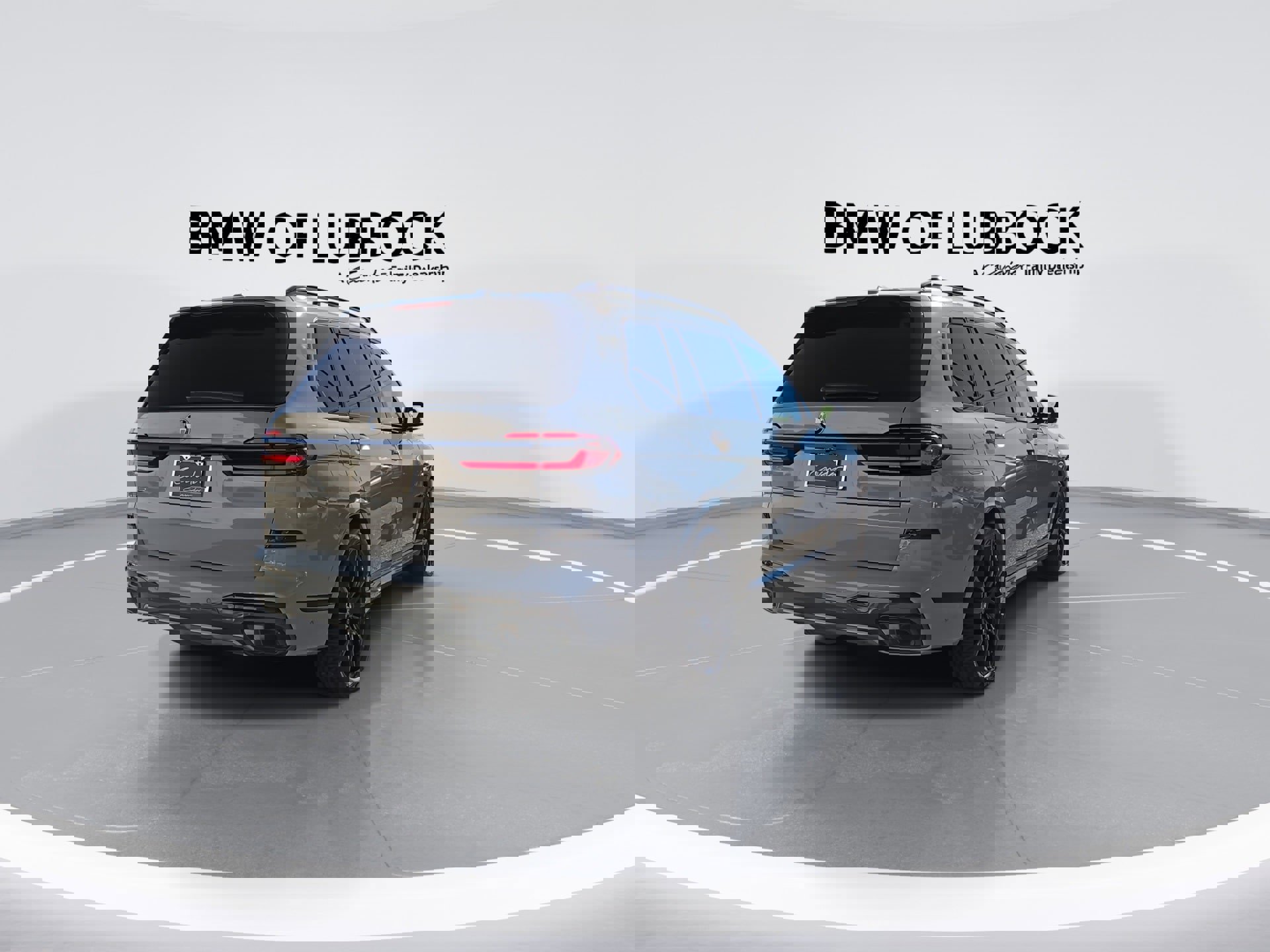 Used 2023 BMW X7 xDrive40i w/ Executive Package image 8